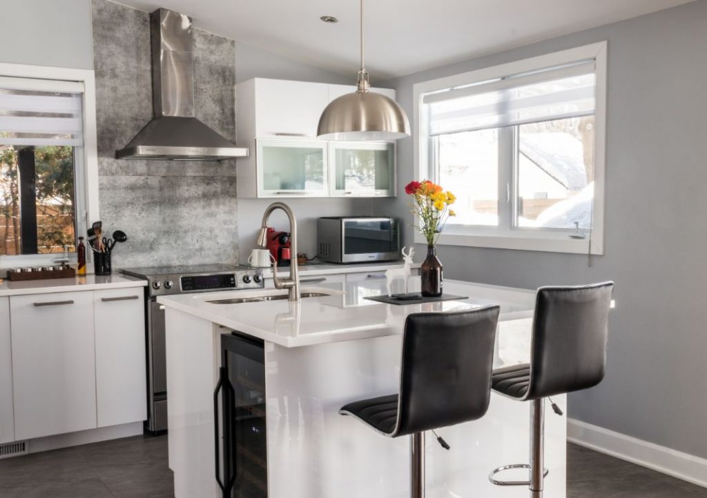 Single pendant light over kitchen island